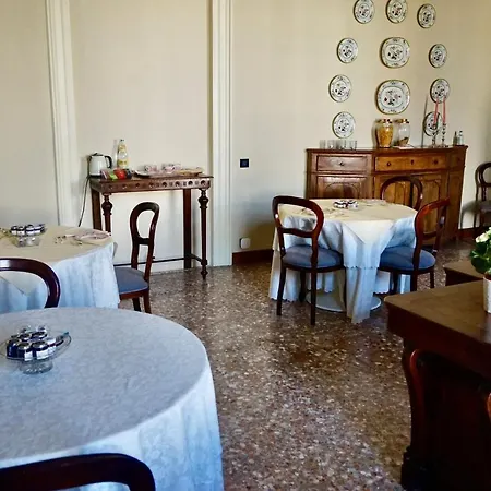 Palazzo Mantua Benavides & Guest house 3*