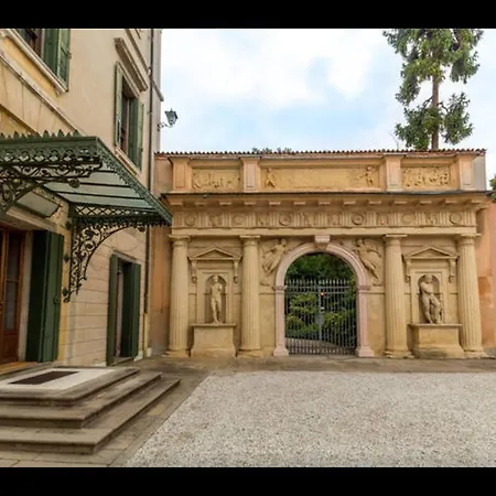 Palazzo Mantua Benavides &