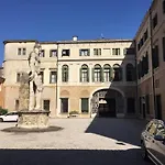 Palazzo Mantua Benavides Suites&apartments Affittacamere 4*