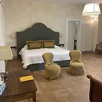Palazzo Mantua Benavides Suites&apartments Affittacamere Padova