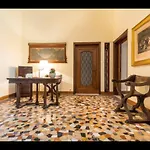 Palazzo Mantua Benavides Suites&apartments Affittacamere Padova
