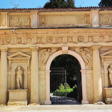 Palazzo Mantua Benavides Suites&apartments