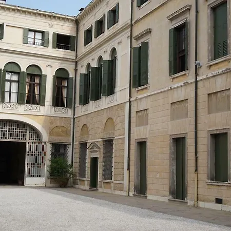 Palazzo Mantua Benavides Suites&apartments 4* Padova