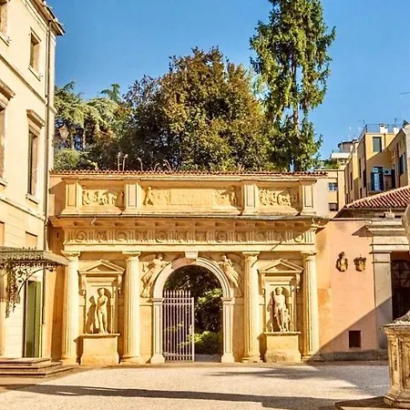 Palazzo Mantua Benavides & Penzion